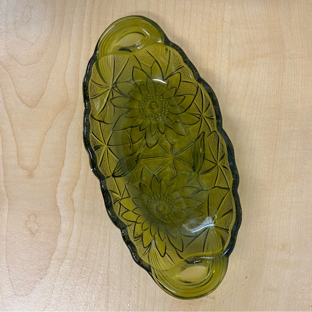 Indiana Glass Avocado Green Lily Pond Relish Candy Dish